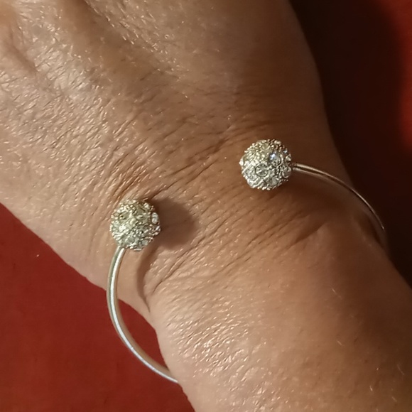 Expandable enamel bracelet & crystals cuff bracelet silver and white enamel - Picture 4 of 6